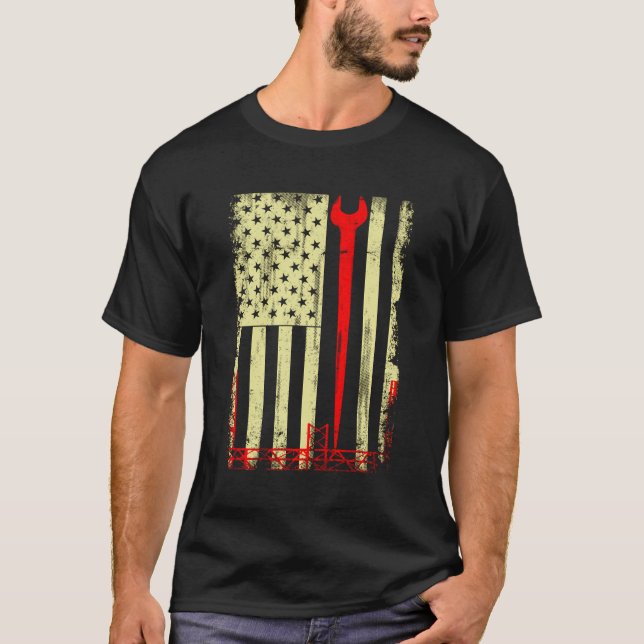 Camiseta Bandera Y Herramientas De Trabajadores De Plano Fu (Anverso)