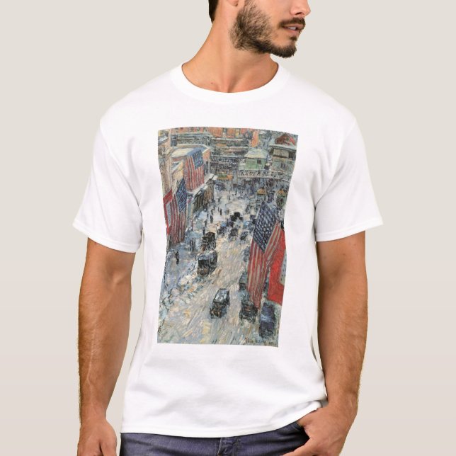 Camiseta Banderas en la calle 57 por Frederick Childe Hassa (Anverso)