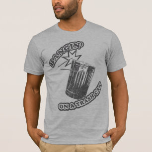 Camiseta Bangin en un bote de basura