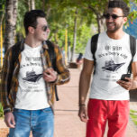 Camiseta Barco de crucero de consejo de Bachelor Party Boy<br><div class="desc">Este diseño fue creado a través del arte digital. Puede cambiar el estilo de esta camisa eligiendo Más > bajo la opción de estilo. Puede personalizarse haciendo clic en el botón personalizar y cambiando el color, agregando un nombre, iniciales o sus palabras favoritas. Contáctame en colorflowcreations@gmail.com si quieres tener este...</div>