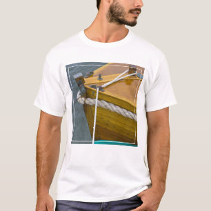 Camiseta Barco De Madera En Agua