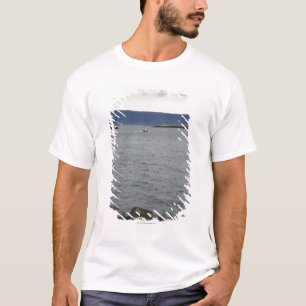 Camiseta Barco de pesca que sale del puerto, Reykjavik,