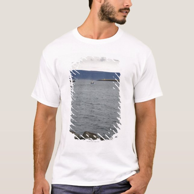 Camiseta Barco de pesca que sale del puerto, Reykjavik, (Anverso)