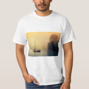 Camiseta Barco de vela brumoso