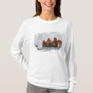 Camiseta Barco de vela con castillo de isla junto al lago G