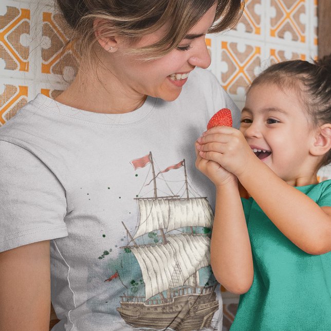 Camiseta Barco Dibujado A Mano En Onda De Barrido Sobre Fon (Hand Drawn Ship shirt)