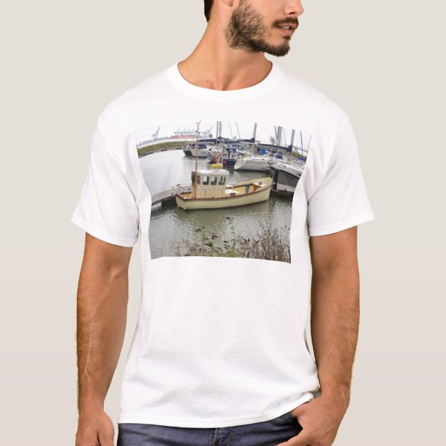 Camiseta Barco moderno de estilo tradicional (Anverso)