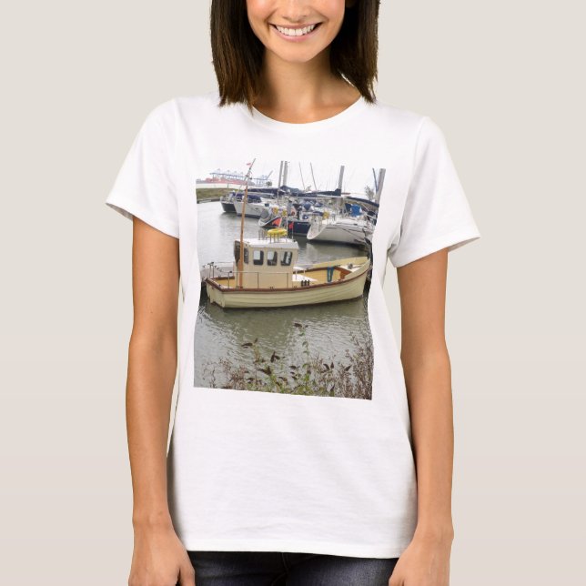Camiseta Barco moderno de estilo tradicional (Anverso)