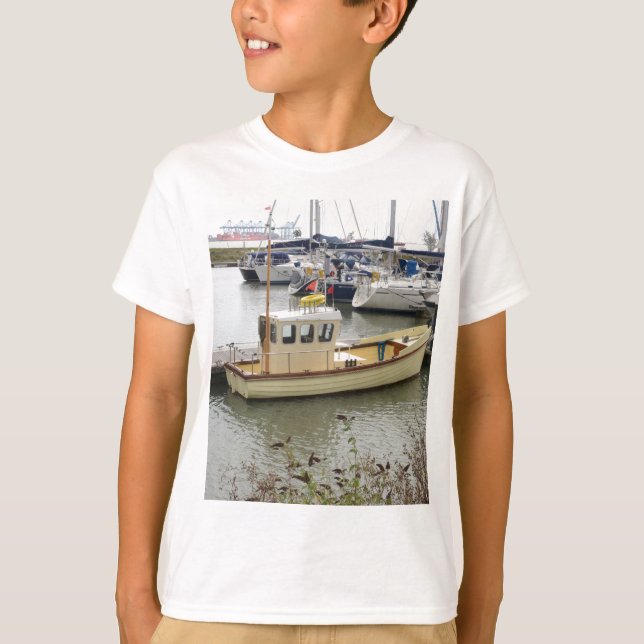 Camiseta Barco Moderno de Estilo Tradicional (Anverso)
