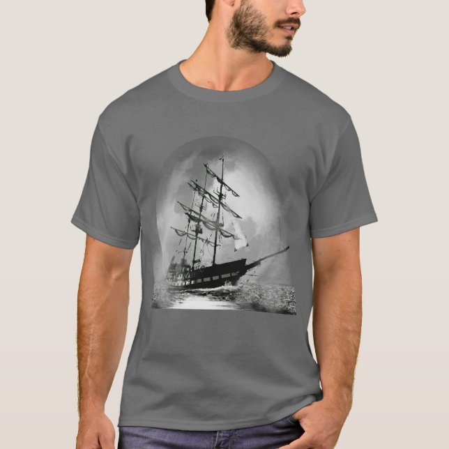 Camiseta Barco pirata navegando fuera de la luna de niebla (Anverso)