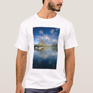 Camiseta Barco turístico atracado en el lago Two Medicine e