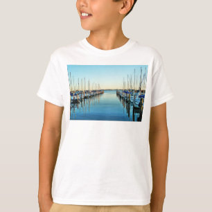 Camiseta Barcos en el puerto deportivo por Shirley Taylor