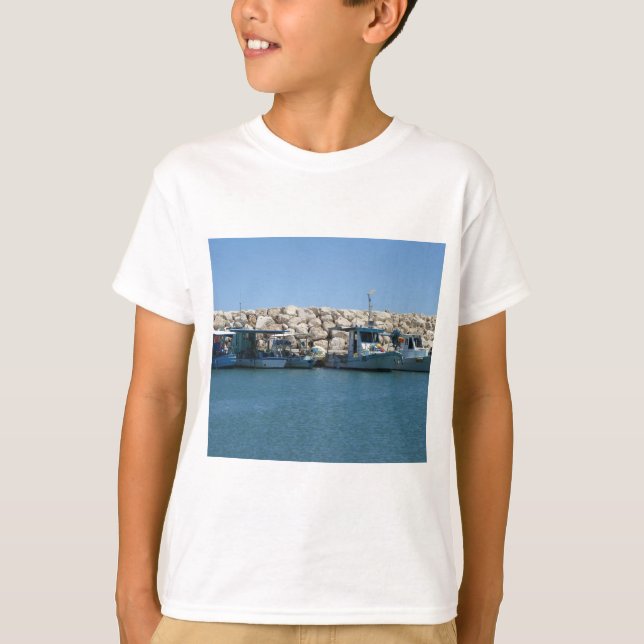 Camiseta Barcos pesqueros mediterráneos en diseño de mar az (Anverso)