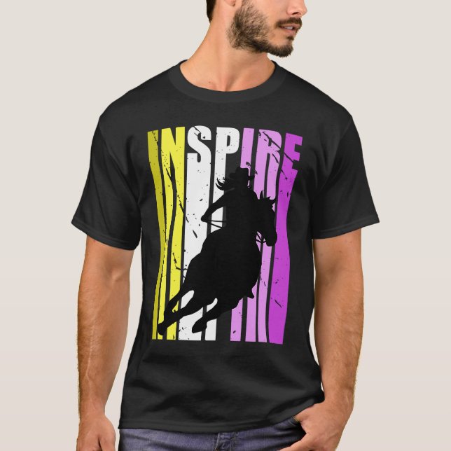 Camiseta Barrel Racing Fierce Cowgirl Hat Western Pink Yell (Anverso)