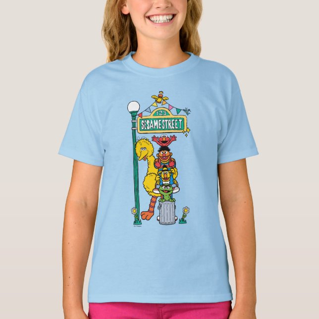 Camiseta Barrio Sésamo | Bajo el Rótulo de Plaza Sésamo (Anverso)