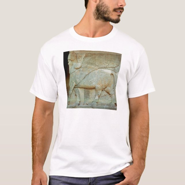 Camiseta Bas-alivio de un toro antropomorfo (Anverso)