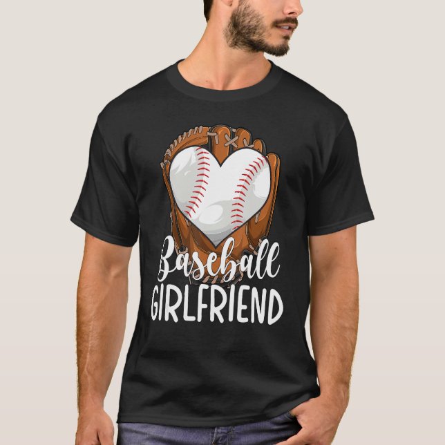 Camiseta Baseball Girlfriend Heart Girlfriend Of A Baseball (Anverso)
