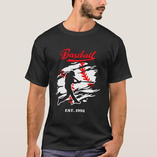 Camiseta Baseball Silhouette Graphic Design – EST. 1992 (Anverso)