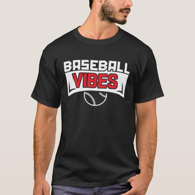 Camiseta Baseball Vibes Baseball Coach Pitcher Batter Catch (Anverso)