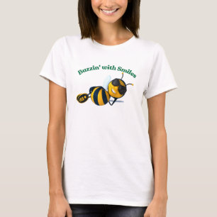 Camiseta básica con estilo de zumbido