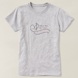 Camiseta básica: Jesús tiene mi corazón...