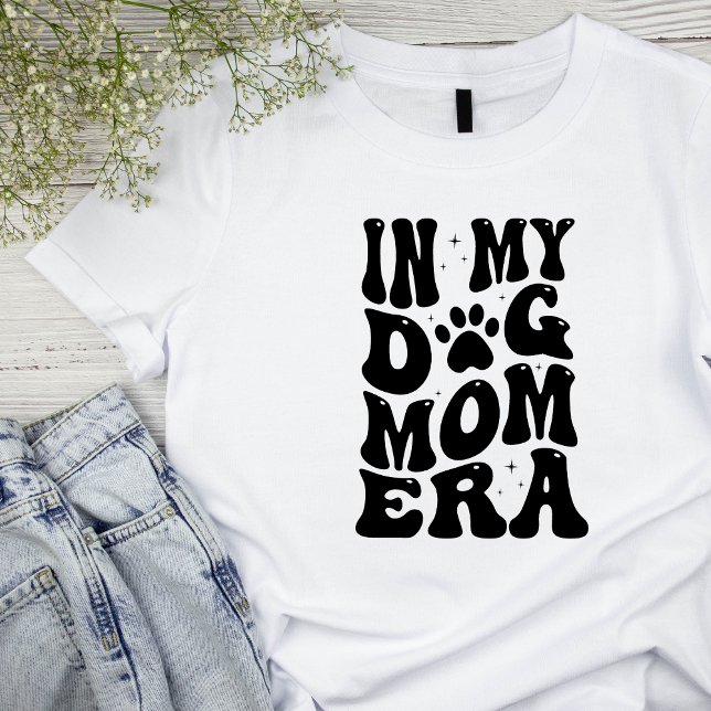 Camiseta básica para mujeres de Dog Mom Retro Font (Subido por el creador)