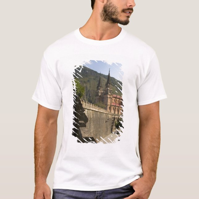 Camiseta Basílica de Covadonga, al noroeste de España. (Anverso)