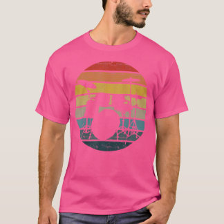 Camiseta Bass Tambra Silhouette En Un Estanque Retro Con Pr