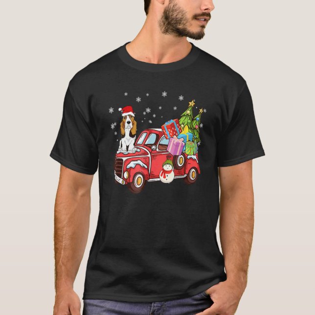 Camiseta Basset Hound Riding Red Truck Merry Christmas Dog (Anverso)