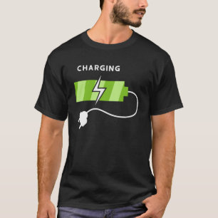 Camiseta Batería de carga de café Gráfica más Tamaño
