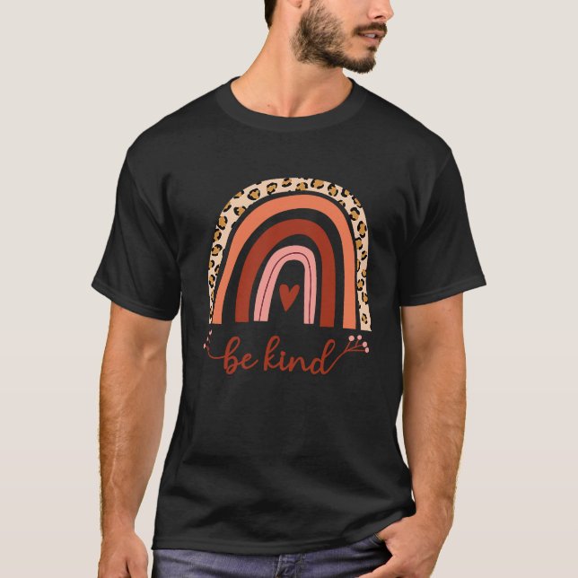 Camiseta Be Kind Boho Rainbow Motivation Cheetah Heart Love (Anverso)