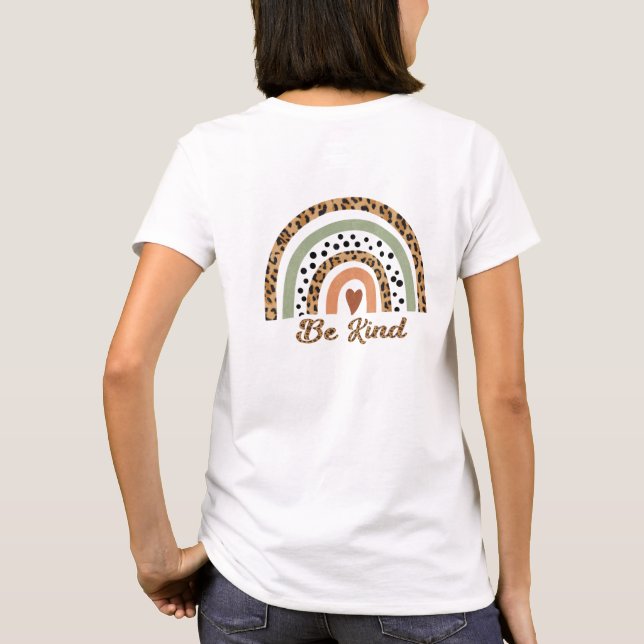 Camiseta Be Kind Leopard Print Rainbow Back & Front (Reverso)
