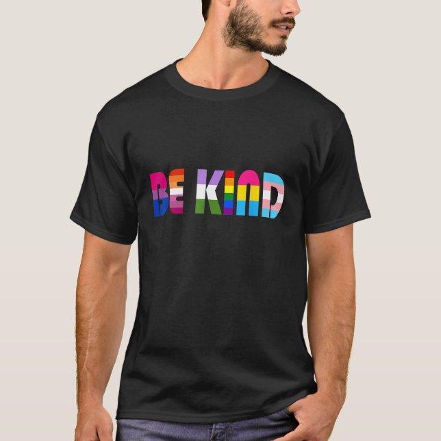 Camiseta Be Kind LGBT Flag Gay Les Pride Month Transgender  (Anverso)