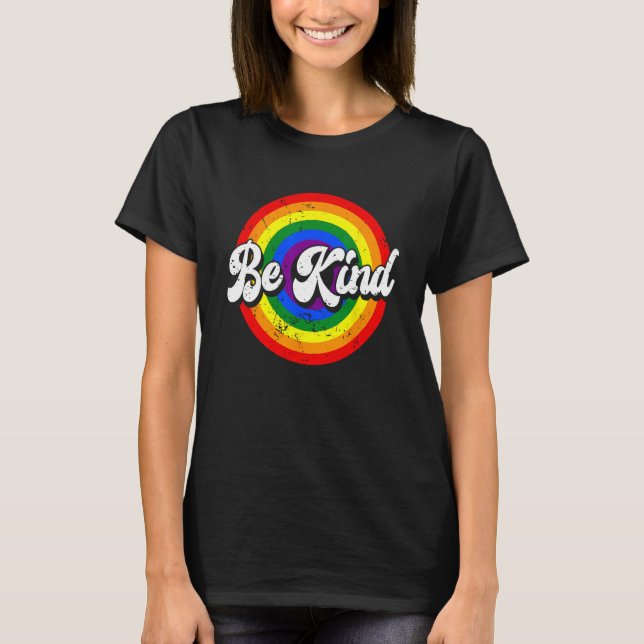 Camiseta Be Kind LGBTQ Gay Pride Month LGBT Flag Men Women (Anverso)