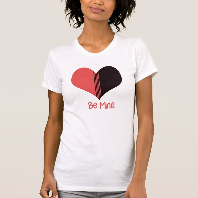 Camiseta Be Mine Valentine Red Stripe Heart (Anverso)