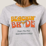 Camiseta Beach Bachelorette Party Retro Beach Bride<br><div class="desc">Haga un chapuzón en su próxima fiesta de soltera con esta impresionante fiesta de soltero de playa y camisetas personalizadas. Ya sea que esté celebrando un viaje en barca, unas vacaciones en chica o unas vacaciones con los mejores amigos, esta personalizado camiseta de despedida de soltera es el complemento perfecto...</div>