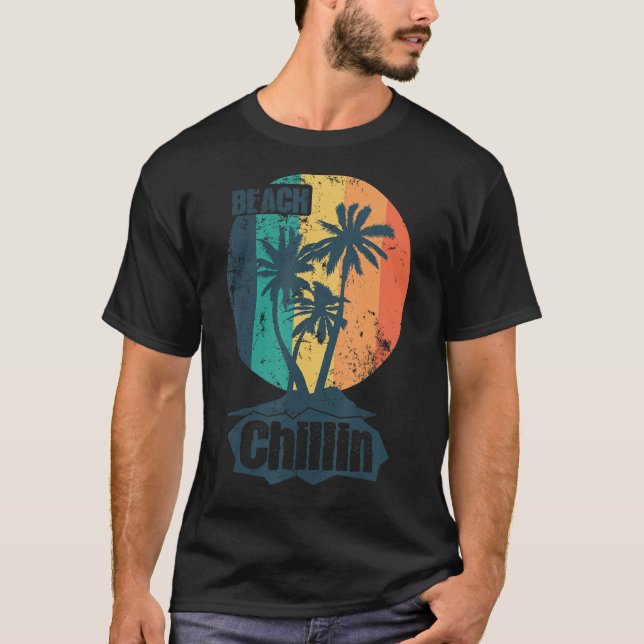 Camiseta Beach Chillin en la playa (Anverso)