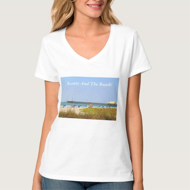 Camiseta Beach Scene, Dice "La Belleza Y La Playa" (Anverso)