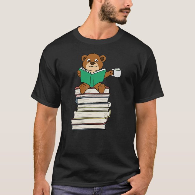Camiseta Bear Sitting on Books Coffee and Reading (Anverso)