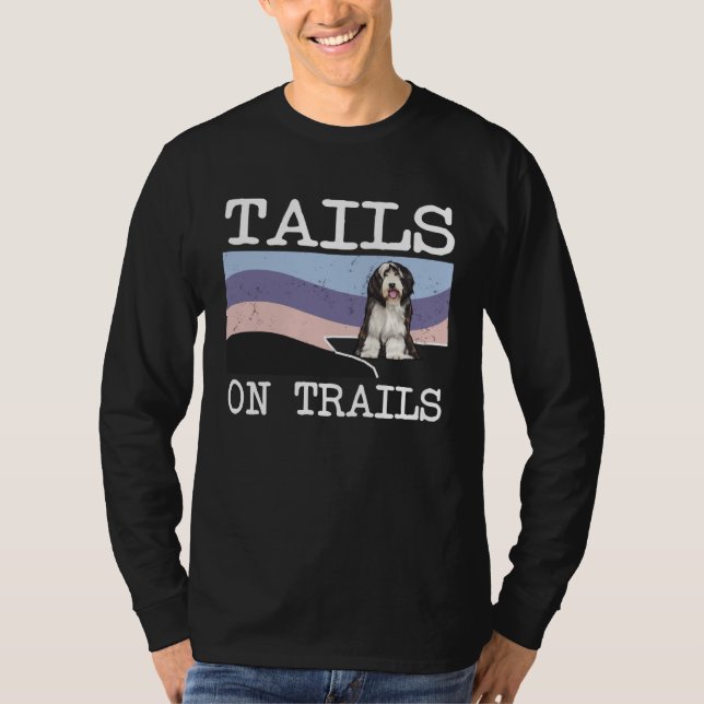 Camiseta Bearded Collie Tails On Trails  Dog Hiking (Anverso)