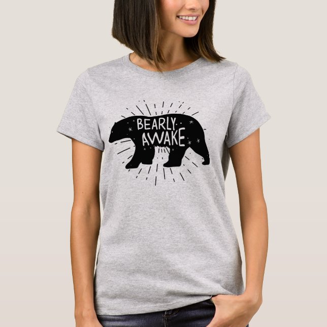 Camiseta Bearly Awake (Anverso)