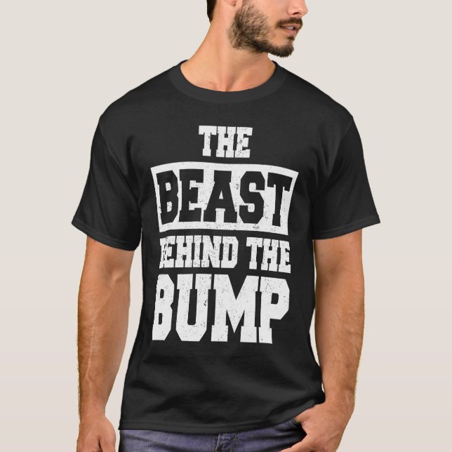 Camiseta Beast Behind The Bump Pregnancy Announcement New D (Anverso)