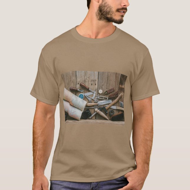 Camiseta Beautiful Tools Design – Where Craft Meets Art (Anverso)