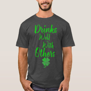 Camiseta Beba Bien Con Otros Día De St Patricks
