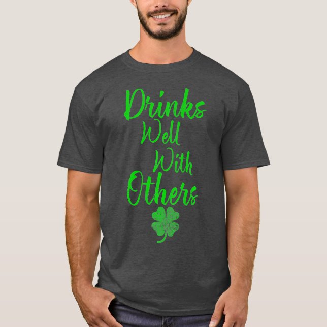 Camiseta Beba Bien Con Otros Día De St Patricks (Anverso)