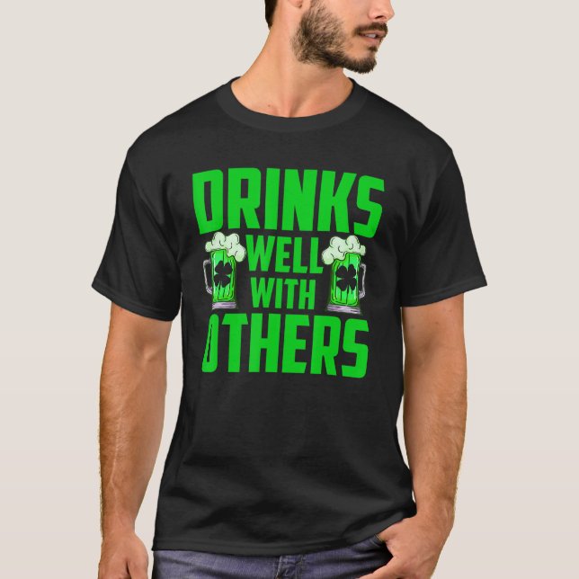 Camiseta Bebe bien con otros graciosos shamro del Día de Pa (Anverso)