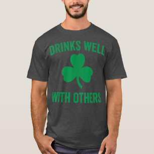 Camiseta Bebe Bien Con Otros Graciosos St Patricks Beer