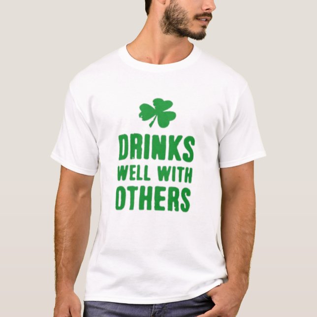 Camiseta Bebe bien con otros San Patricio (Anverso)