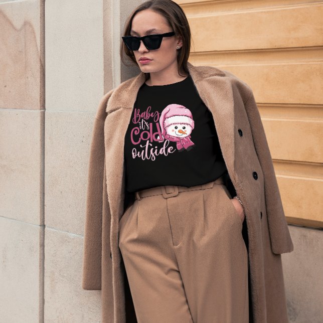 Camiseta Bebé, frío fuera del rosado de los Navidades de Sn (Subido por el creador)