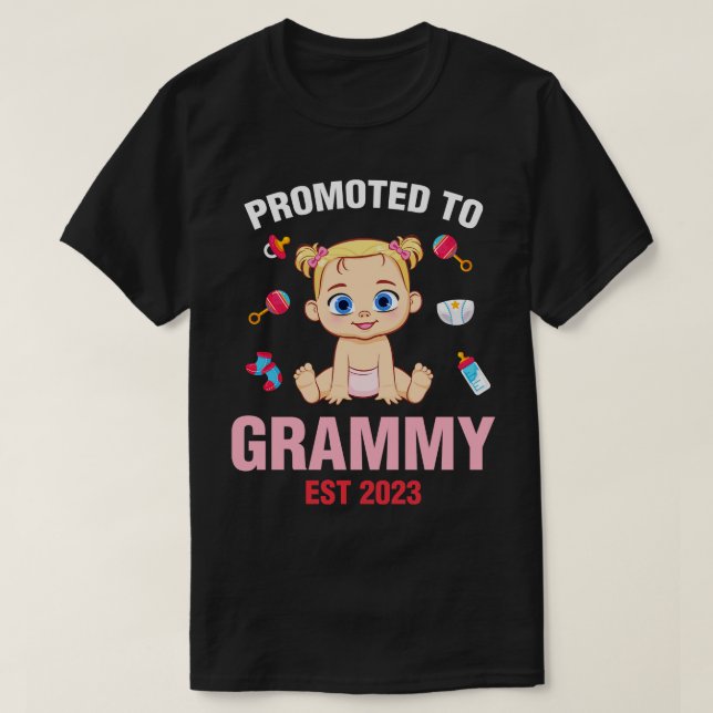 Camiseta Bebé Pequeño Promocionado A La Abuela Est 2023 Cum (Diseño del anverso)